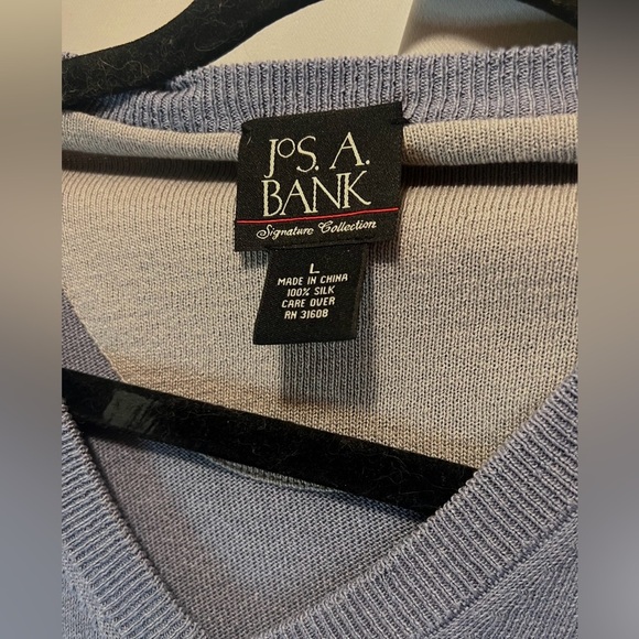 Jos A Bank Signature Large Light Blue 100% Silk V neck Sweater - Picture 3 of 3